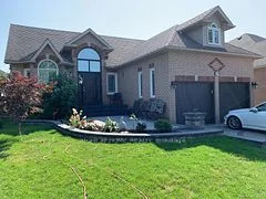 27 Thicketwood Boulevard, Whitchurch-Stouffville, ON L4A 1K1