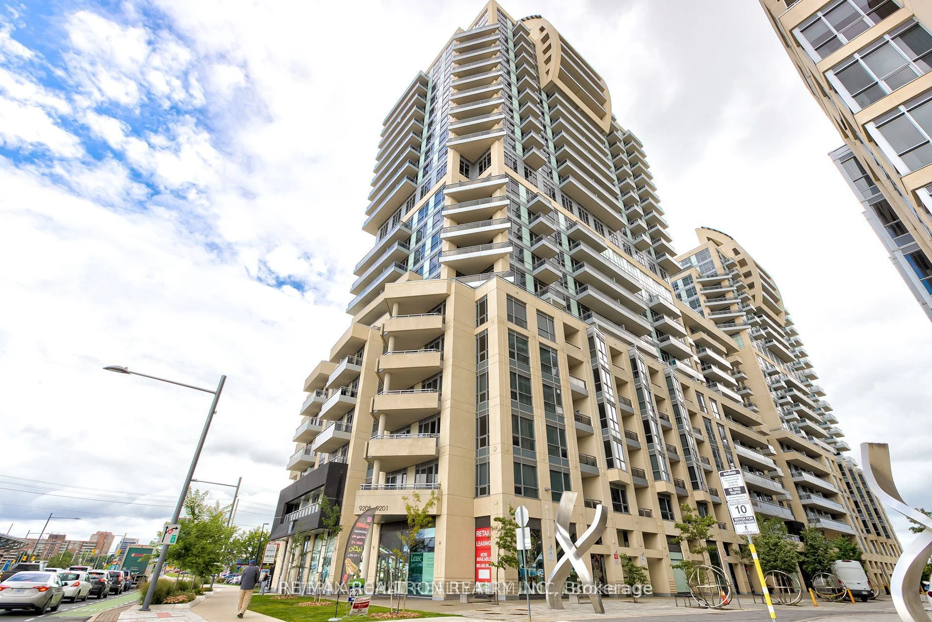 9201 Yonge Street 812, Richmond Hill, ON L4C 1H9