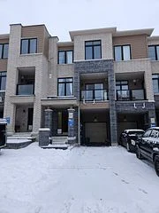 9 Delano Way, Newmarket, On L3x 0l1