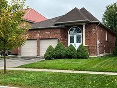 427 Silken Laumann Drive, Newmarket, On L3x 2j1