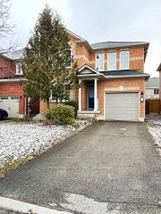 84 Beare Trail, Newmarket, On L3x 3b3