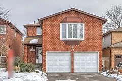25 Pugsley Avenue, Richmond Hill, On L4c 8v2