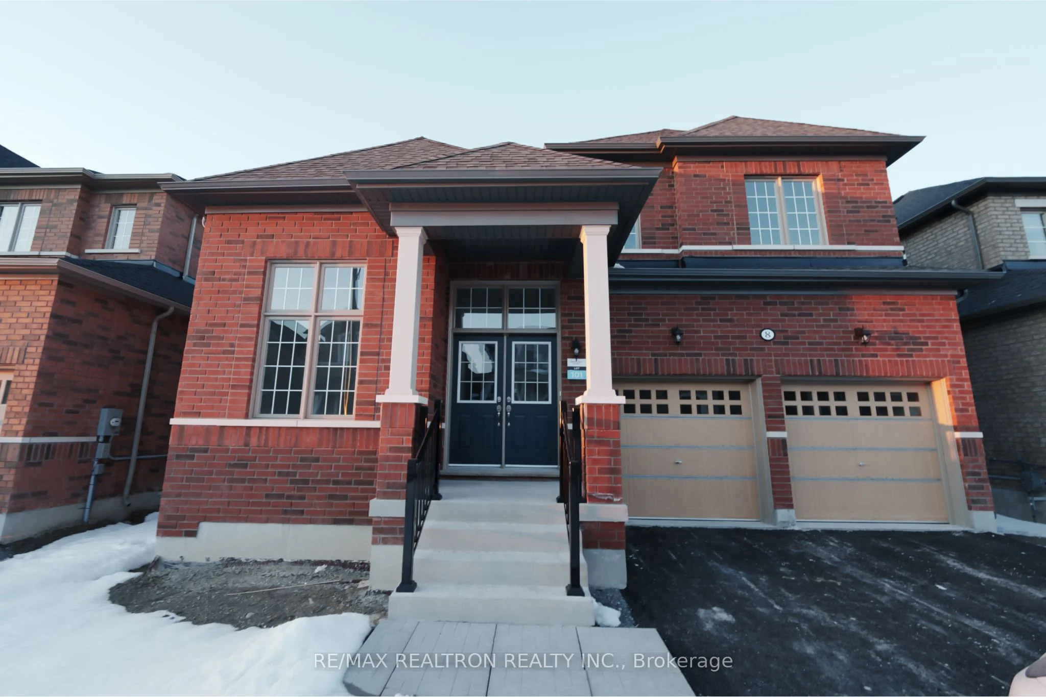 8 Faimira Avenue, Georgina, On L4p 0c2