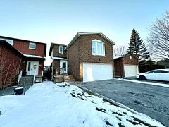 30 Pugsley Avenue, Richmond Hill, On L4c 8b6