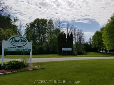 13 Bluebird Lane N, Georgina, On L0e 1n0