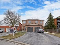 798 Pucks Place, Newmarket, On L3x 2k8