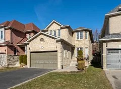 127 Jordanray Boulevard, Newmarket, On L3x 2p4