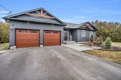 12 Seventh Street, Georgina, On L0e 1n0