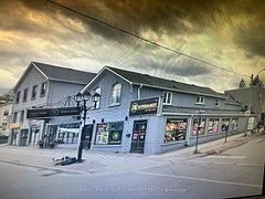 30 Main Street 2, Newmarket, ON L3Y 3Y4