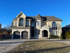 56 Garden Avenue, Richmond Hill, ON L4C 6L9