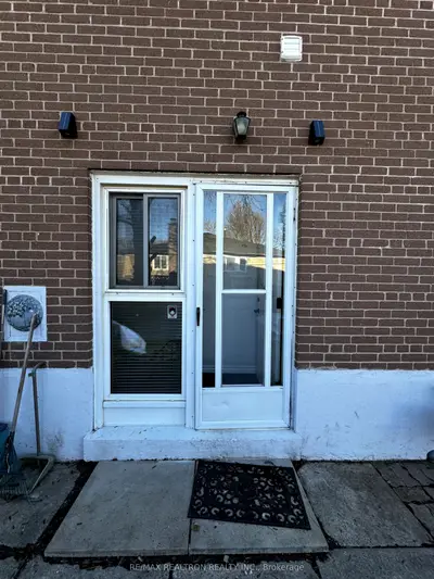 297 Taylor Mills Drive S, Richmond Hill, On L4c 2s8