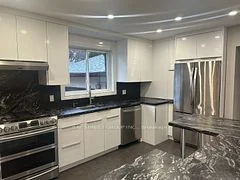 328 Skopit Road, Richmond Hill, ON L4C 2Y8