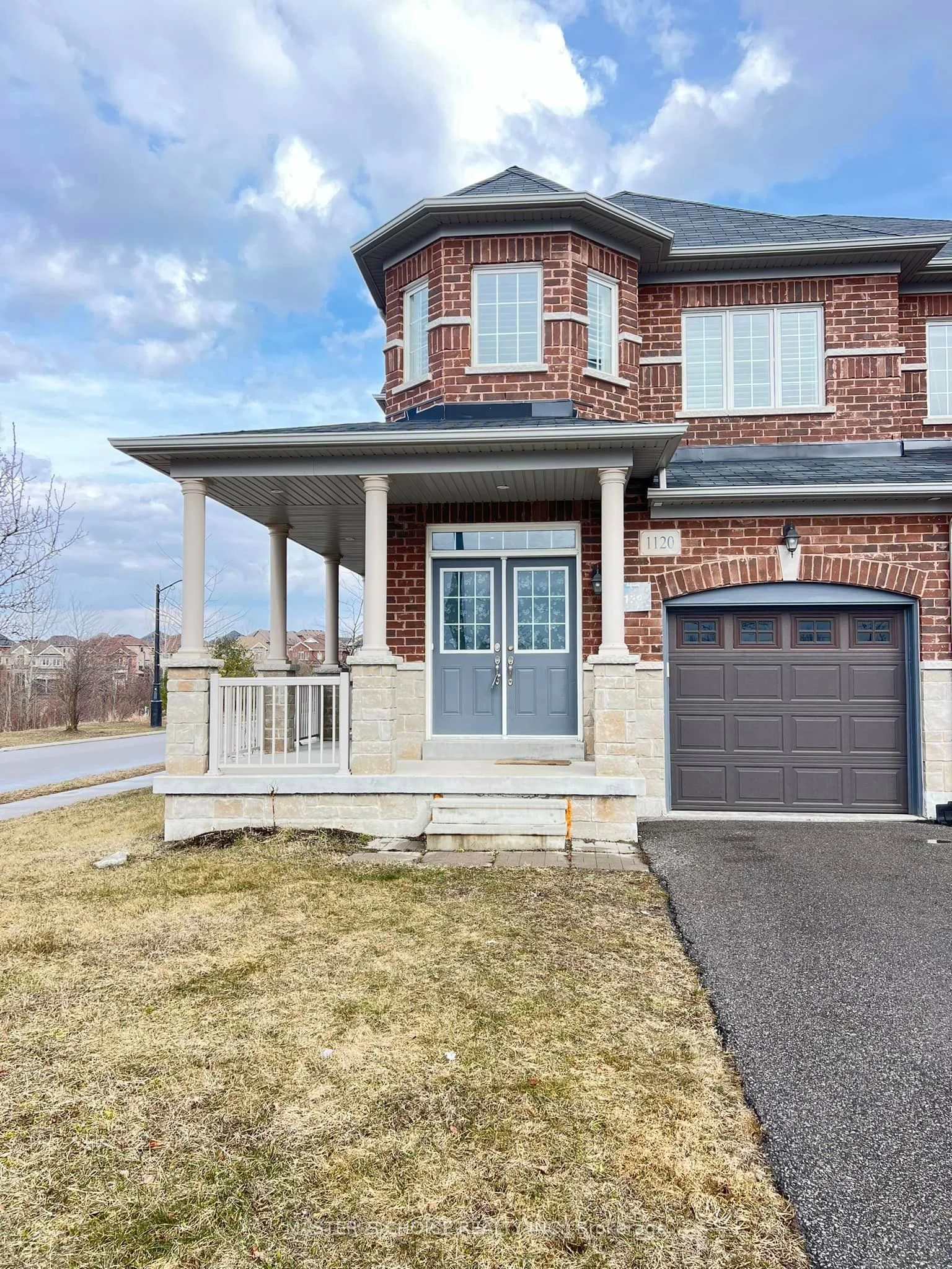 1120 Stuffles Crescent, Newmarket, ON L3X 0E4