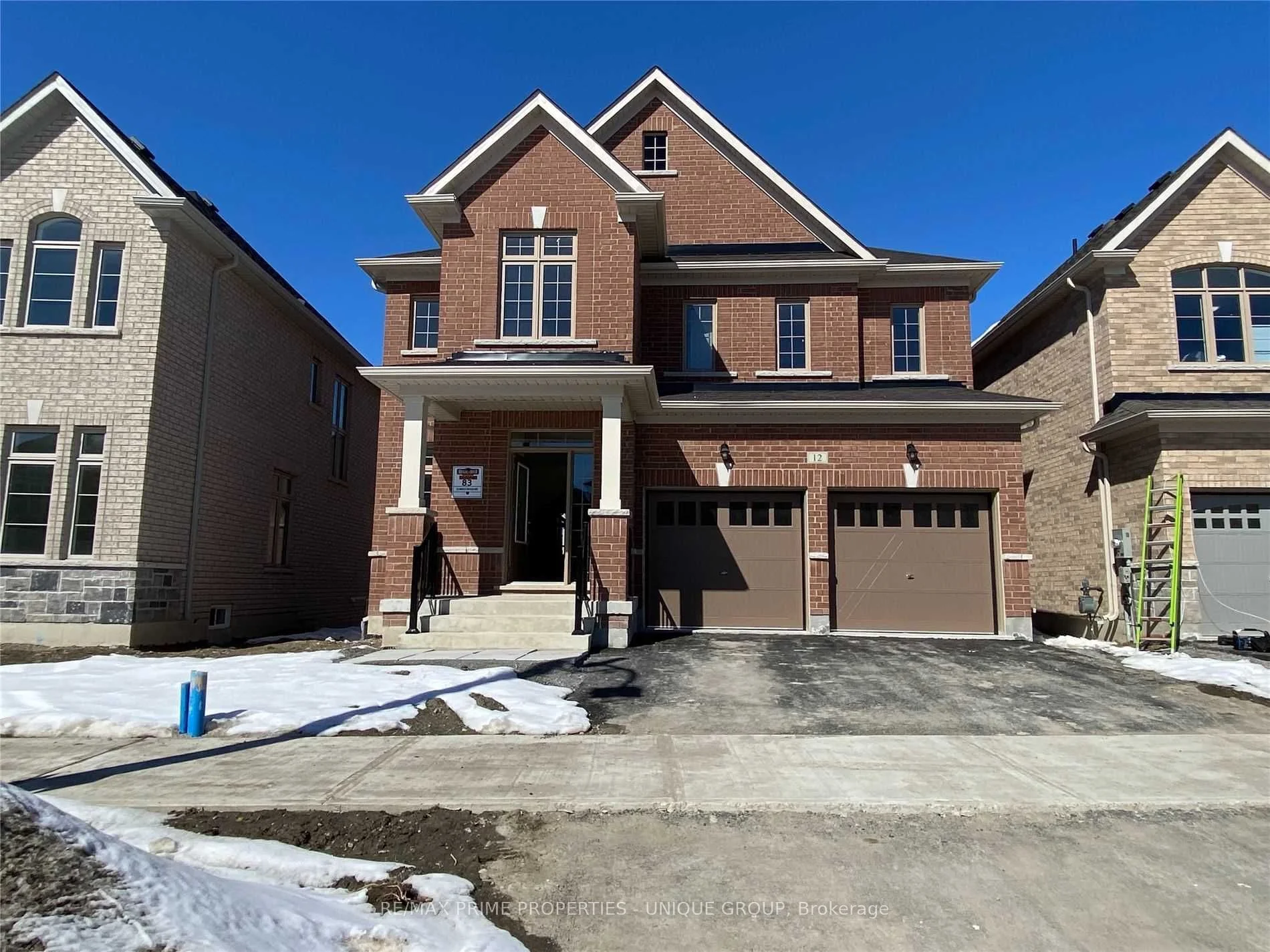 12 Bruce Welch Avenue, Georgina, ON L4P 0J1