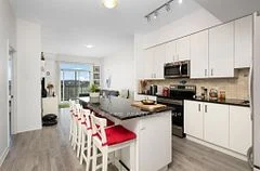 11611 Yonge Street W 711, Richmond Hill, On L4e 1g2