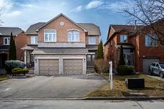 594 Willowick Drive, Newmarket, On L3x 2a9