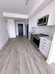185 Deerfield Road 1305, Newmarket, On L3y 0g7