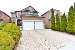 30 Palomino Drive Bsmt, Richmond Hill, On L4c 0p8