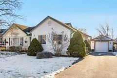 34 North Street, Georgina, On L0e 1r0