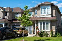 38 Rideau Drive, Richmond Hill, On L4b 4p3