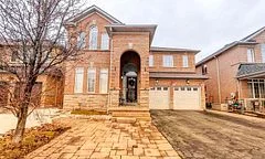 387 Coachwhip Trail Main, Newmarket, On L3x 2r2