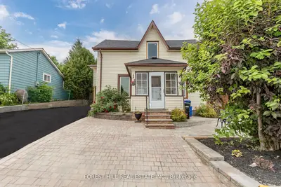 93 John Street E Unit #2, Bradford West Gwillimbury, On L3z 2b9