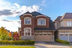 75 Walter English Drive, East Gwillimbury, On L9n 0s1