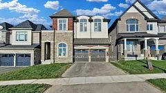 56 Charles White Court Court, East Gwillimbury, On L0g 1v0