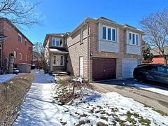 560 Willowick Drive, Newmarket, On L3x 2a6