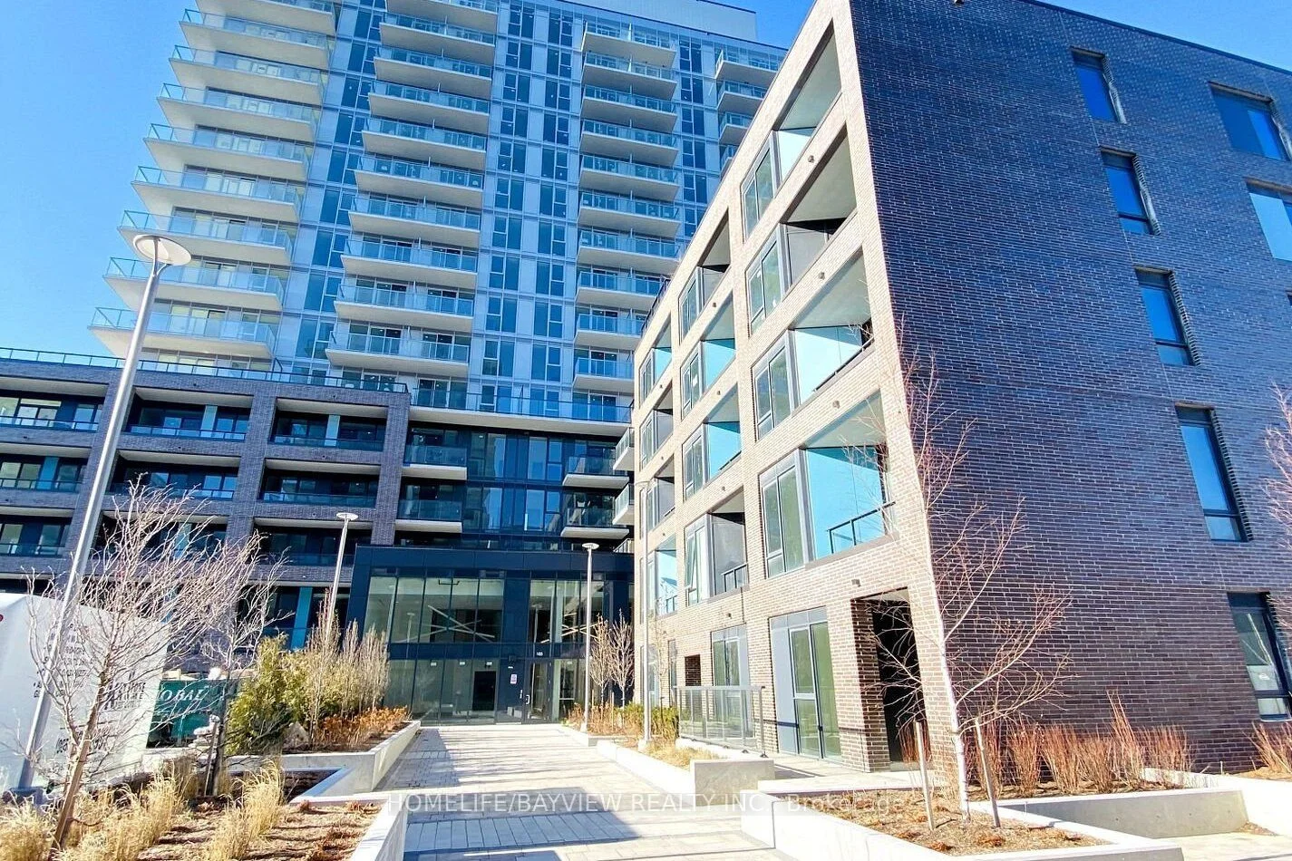 185 Deerfield Road 218, Newmarket, ON L3Y 0G7