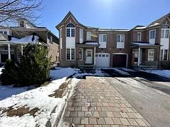 186 Wainscot Avenue BSMT, Newmarket, ON L3X 2X4
