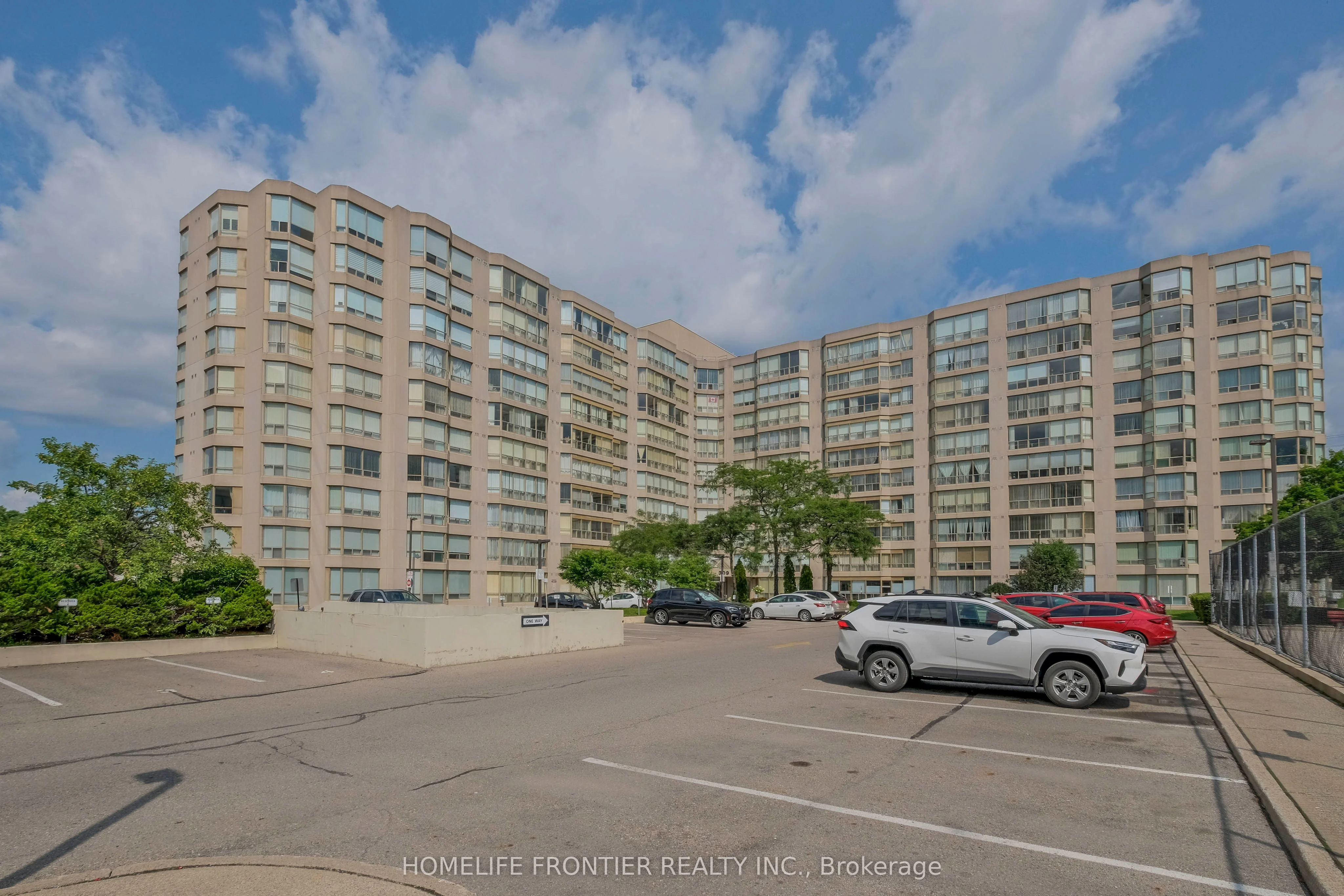 309 Major Mackenzie Drive E 601, Richmond Hill, On L4c 9v5