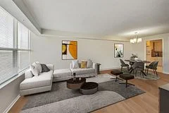 250 Davis Drive 808, Newmarket, ON L3Y 7T7