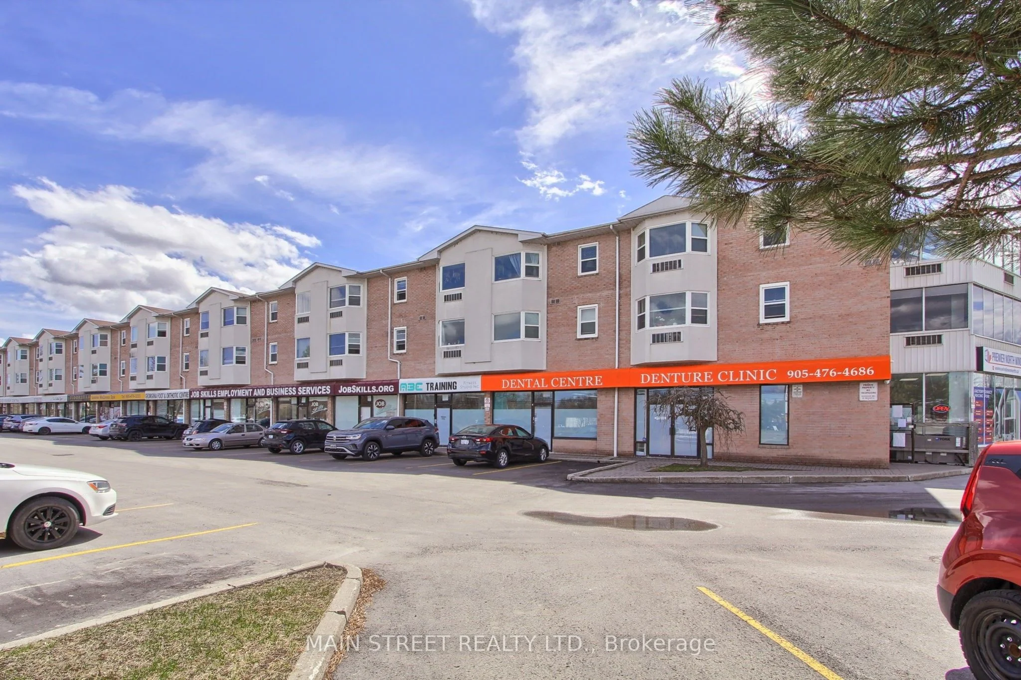 155 Riverglen Drive E 214, Georgina, ON L4P 3M3