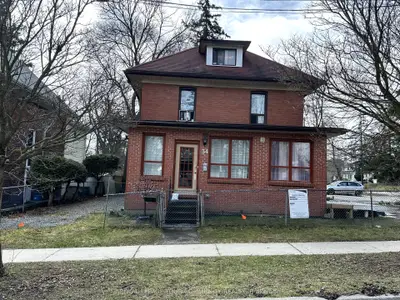 34 Roseview Avenue, Richmond Hill, On L4c 1c7