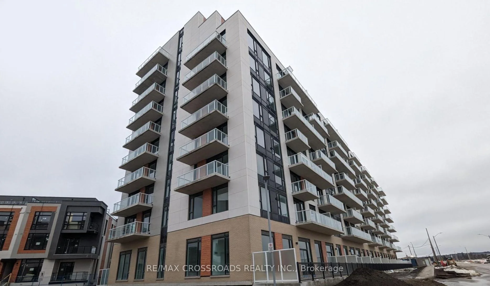 6 David Eyer Road 514, Richmond Hill, On L4s 1m4