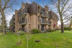 15390 Yonge Street 202, Aurora, On L4g 1n8