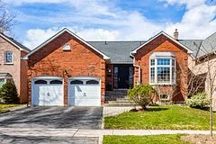 47 Murdock Avenue, Aurora, ON L4G 5E3