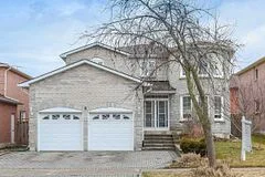 4 Pickett Crescent, Richmond Hill, ON L4C 9L1