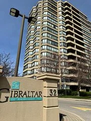 32 Clarissa Drive 1124, Richmond Hill, ON L4C 0M5