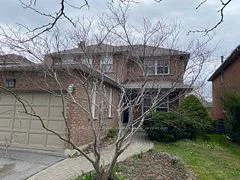843 Firth Court W Lower, Newmarket, On L3y 8h6