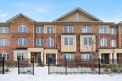 247 Harding Park Street, Newmarket, On L3y 0e3