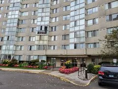 270 Davis Drive 806, Newmarket, On L3y 8k2