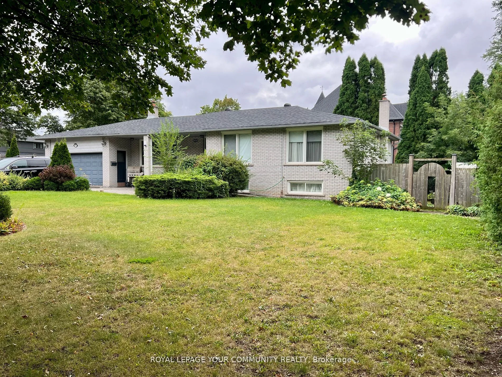 31 Westwood Lane, Richmond Hill, ON L4C 6X5