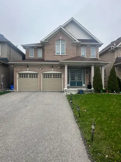 66 Lampkin Street Room 3, Georgina, On L0e 1r0