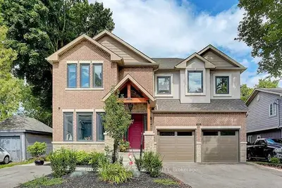 419 Andrew Street, Newmarket, On L3y 1h6