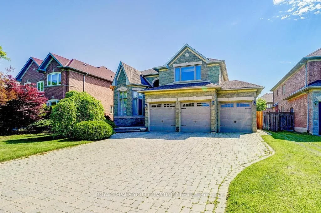 7 Fern Avenue, Richmond Hill, On L4b 3r7
