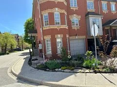 95 Weldrick Road E 79, Richmond Hill, ON L4C 0H6