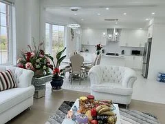 42 Marlene Johnston Drive Upper, East Gwillimbury, ON L9N 0W8