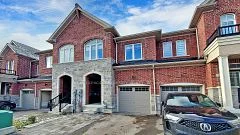 58 Dundonald Trail, Newmarket, ON L3Y 0E1